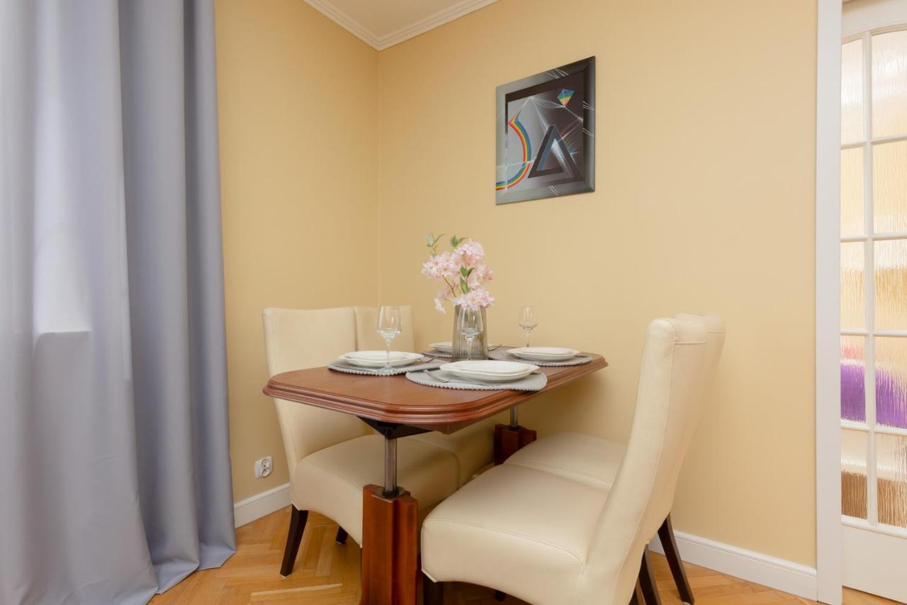 Miodowa Apartment Krasinski Garden Warsaw By Noclegi Renters Екстер'єр фото