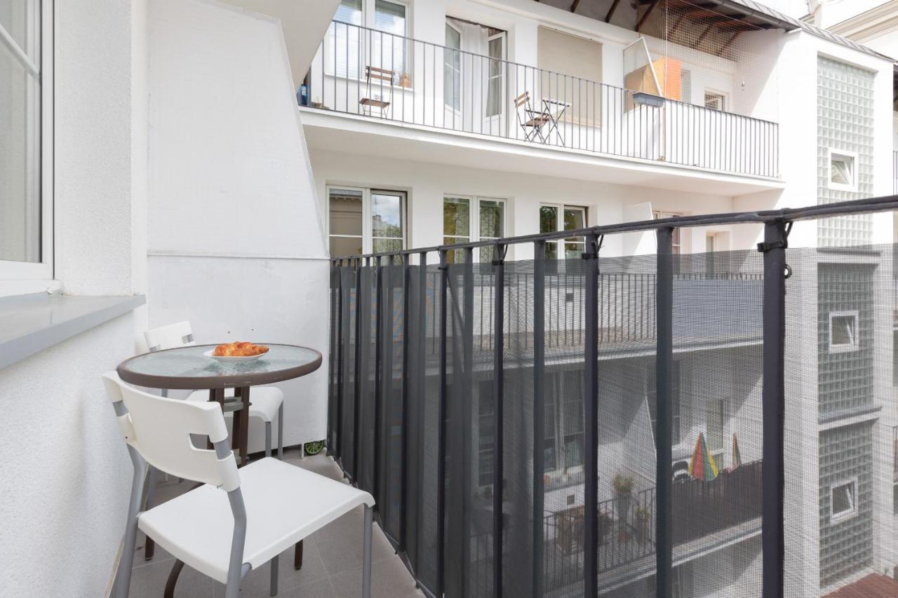Miodowa Apartment Krasinski Garden Warsaw By Noclegi Renters Екстер'єр фото