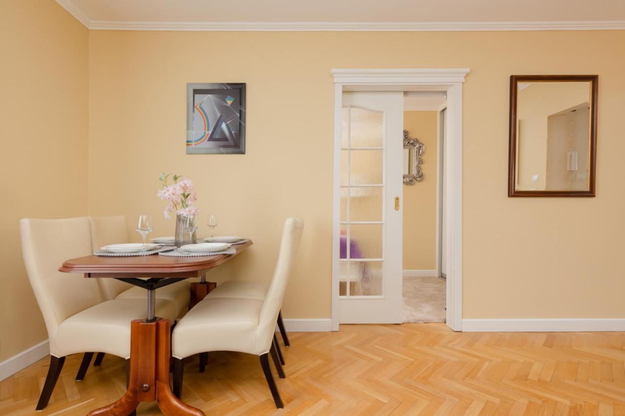 Miodowa Apartment Krasinski Garden Warsaw By Noclegi Renters Екстер'єр фото
