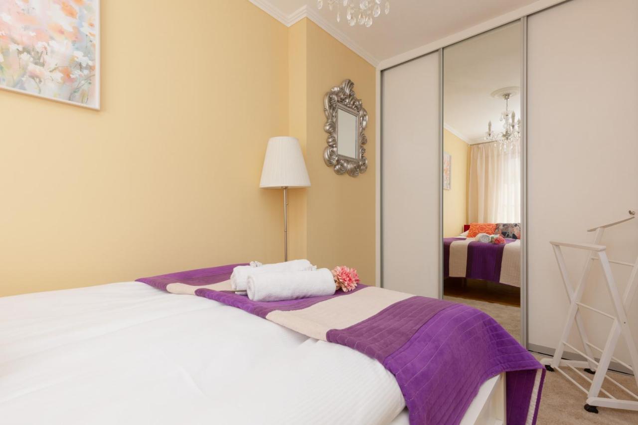 Miodowa Apartment Krasinski Garden Warsaw By Noclegi Renters Екстер'єр фото