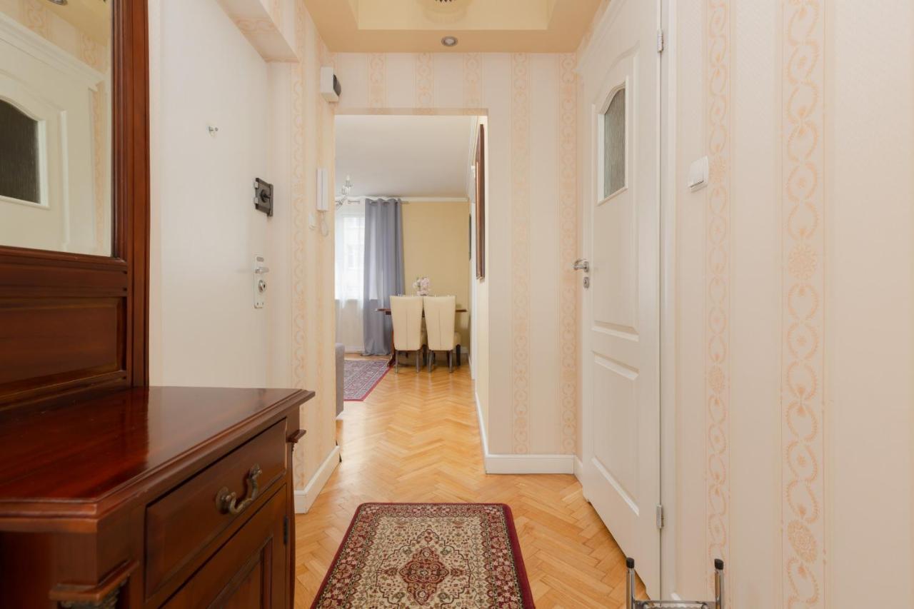 Miodowa Apartment Krasinski Garden Warsaw By Noclegi Renters Екстер'єр фото