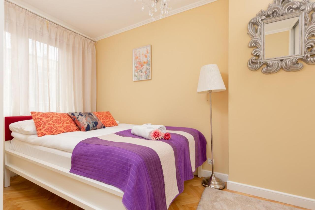 Miodowa Apartment Krasinski Garden Warsaw By Noclegi Renters Екстер'єр фото
